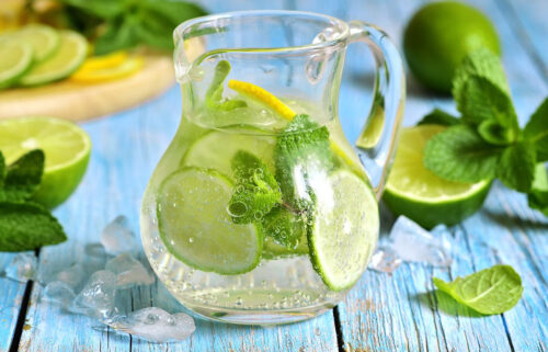 Água saborizada com limão: o segredo para uma vida saudável