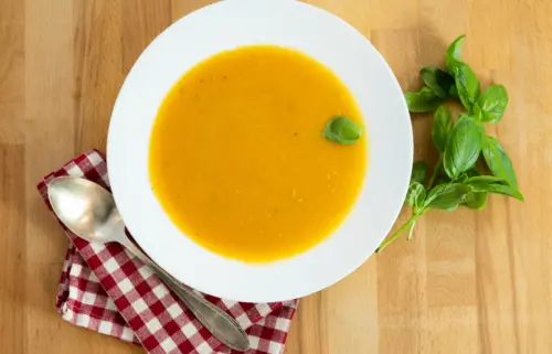 Sopa de abóbora com Tangerina, Gengibre e Manjericão